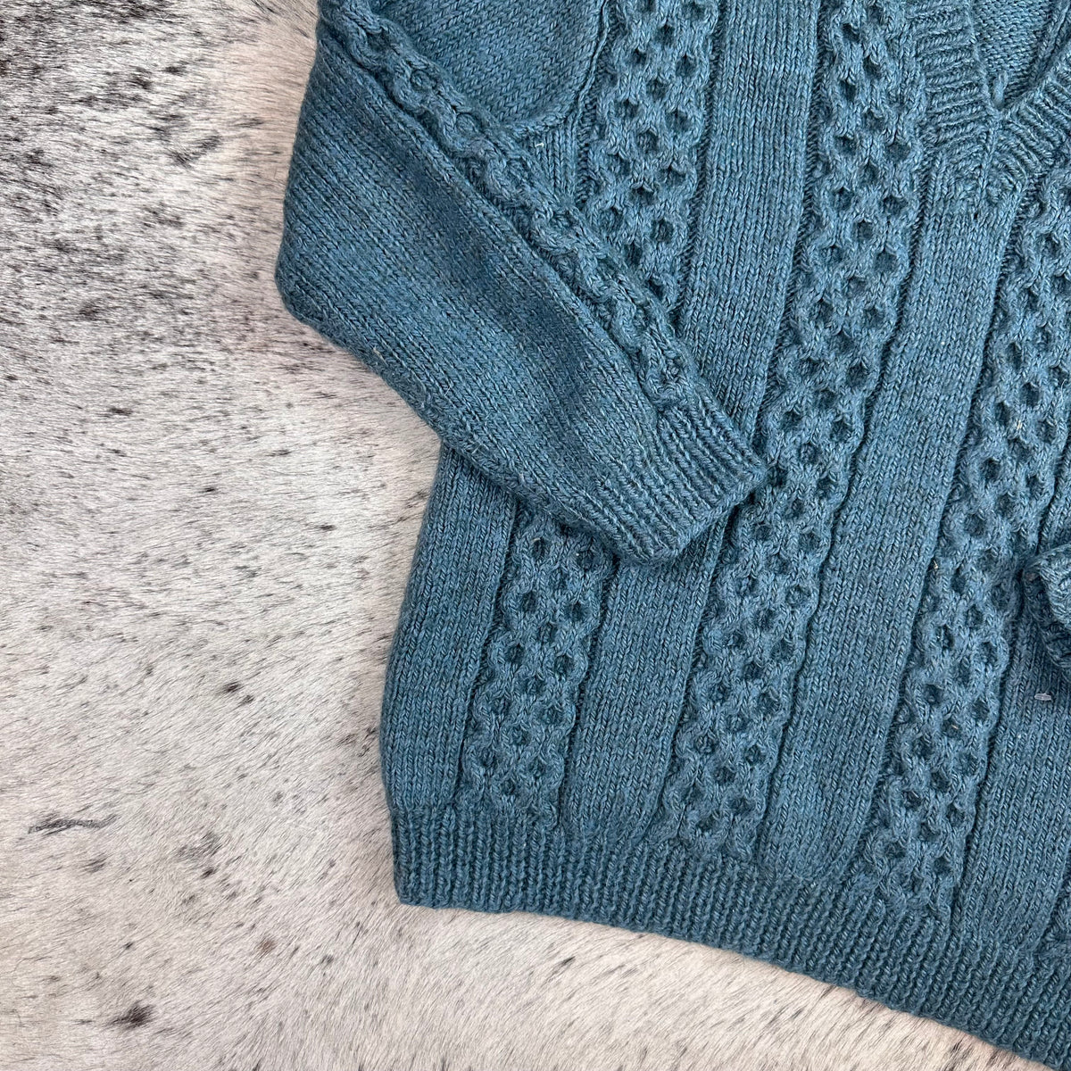 Hand made v neck teal blue cable knit sweater small
