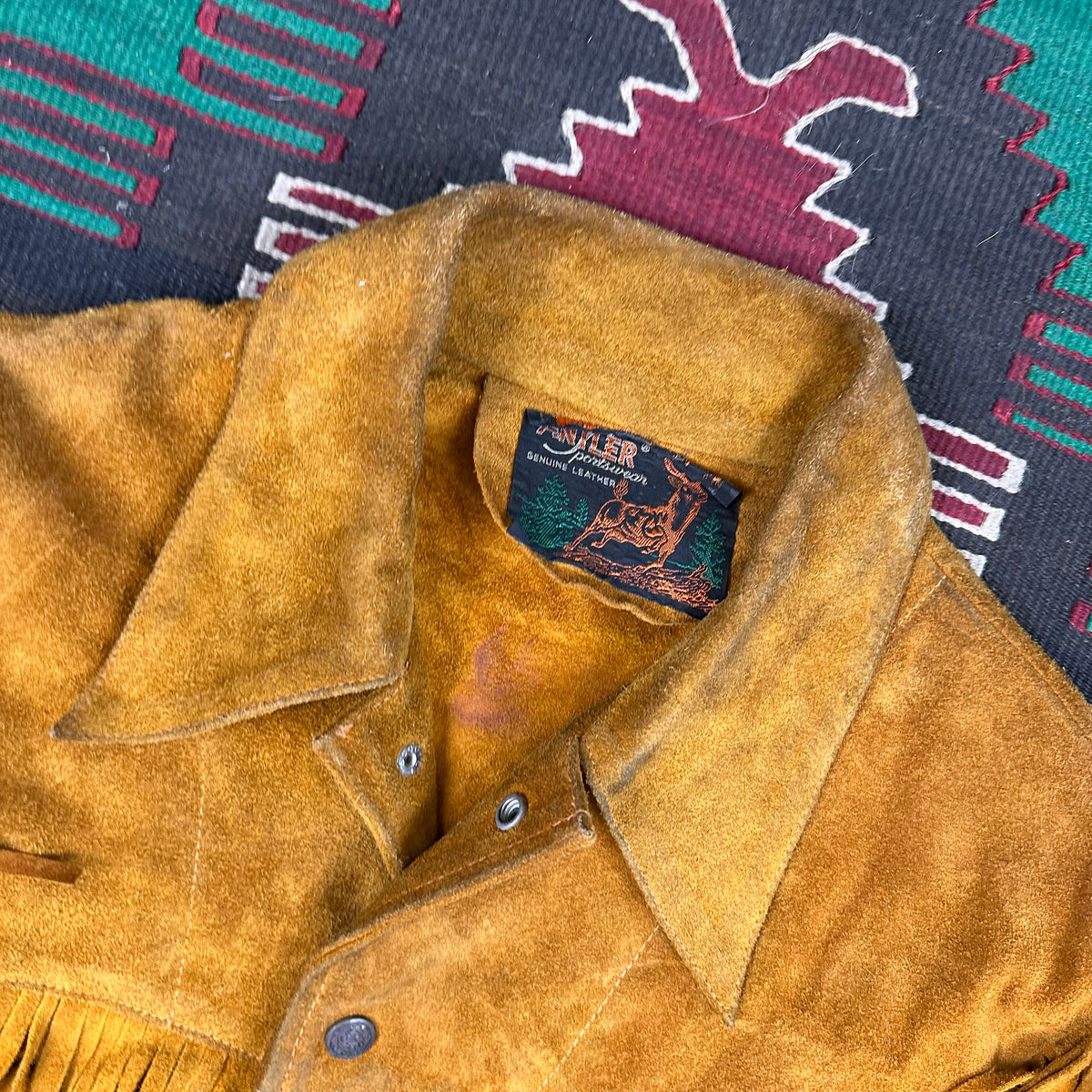 70s Antler Sportswear tan suede fringe jacket fits a tight medium
