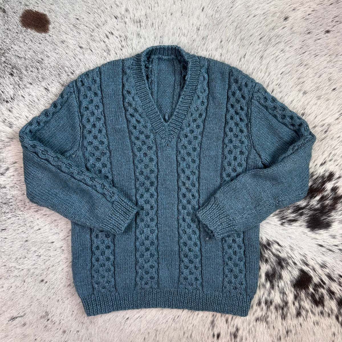 Hand made v neck teal blue cable knit sweater small