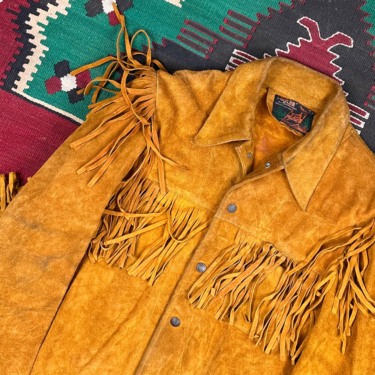 70s Antler Sportswear tan suede fringe jacket fits a tight medium