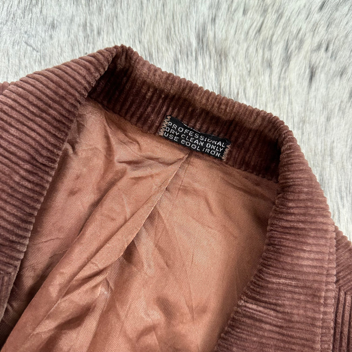 Western style brown corduroy sport coat with point yokes approx 42R by The Corral