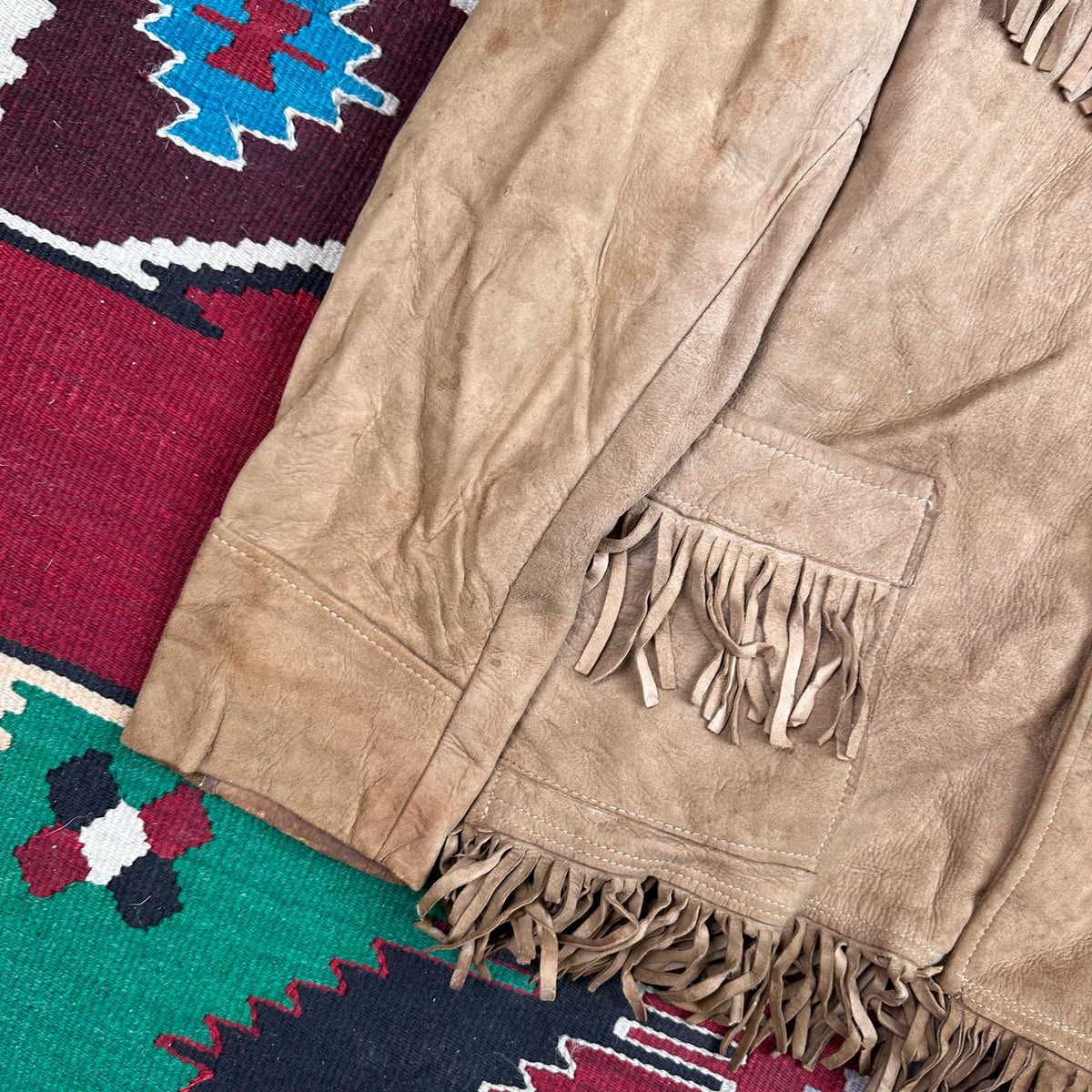 Vintage 60s/70s buckskin deer suede fringe jacket tagged 40 fits medium by Skälar