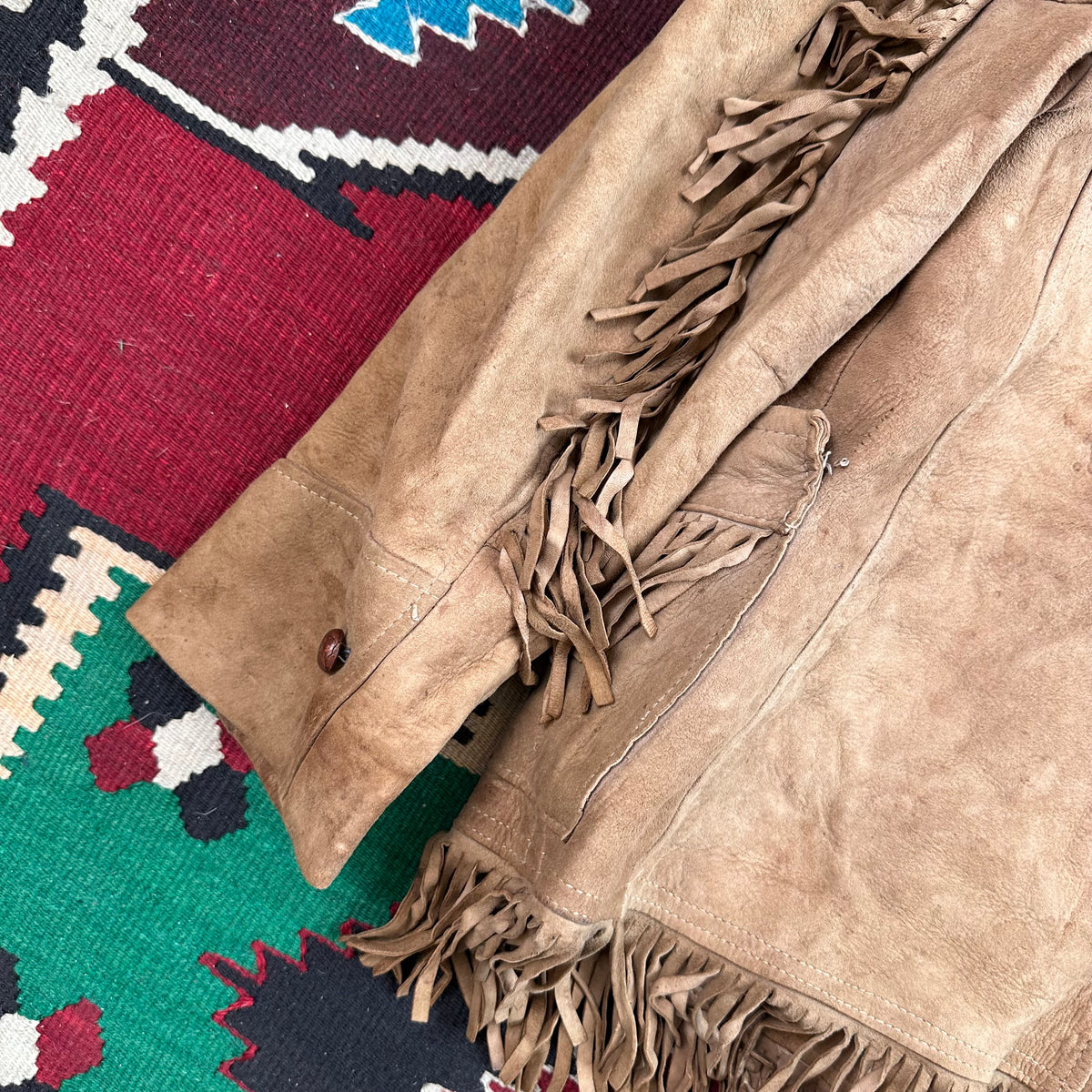 Vintage 60s/70s buckskin deer suede fringe jacket tagged 40 fits medium by Skälar