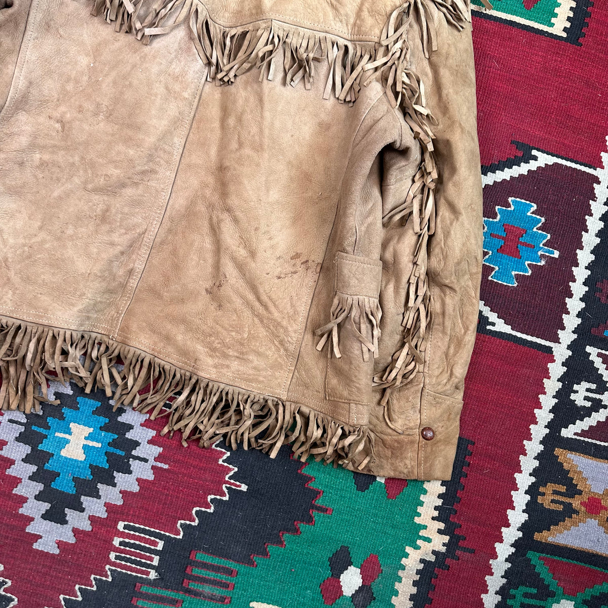 Vintage 60s/70s buckskin deer suede fringe jacket tagged 40 fits medium by Skälar