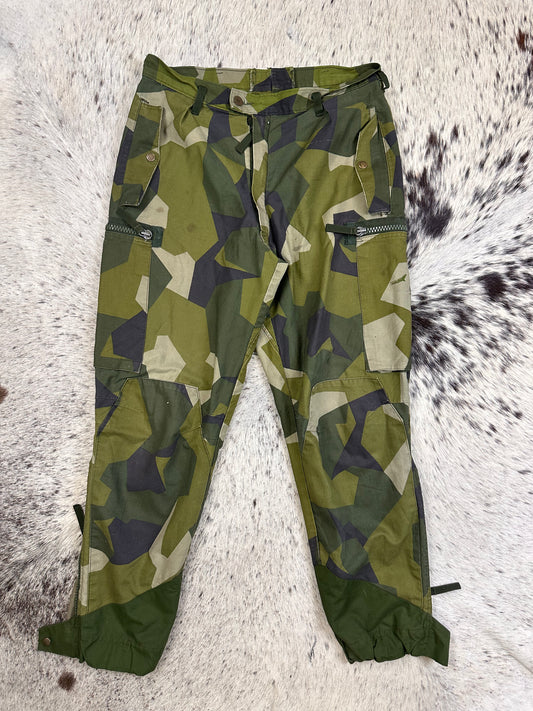 Swedish M90 Splinter camo pants 32