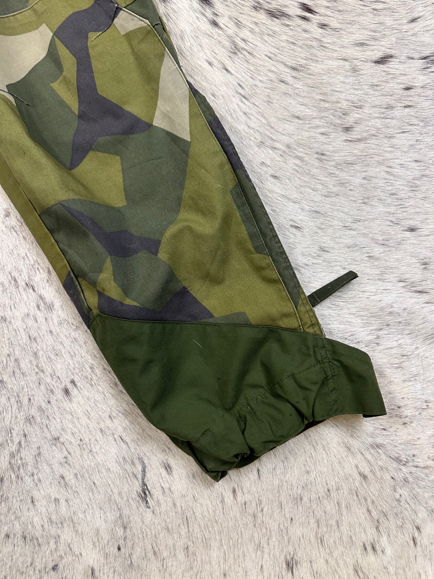 Swedish M90 Splinter camo pants 32