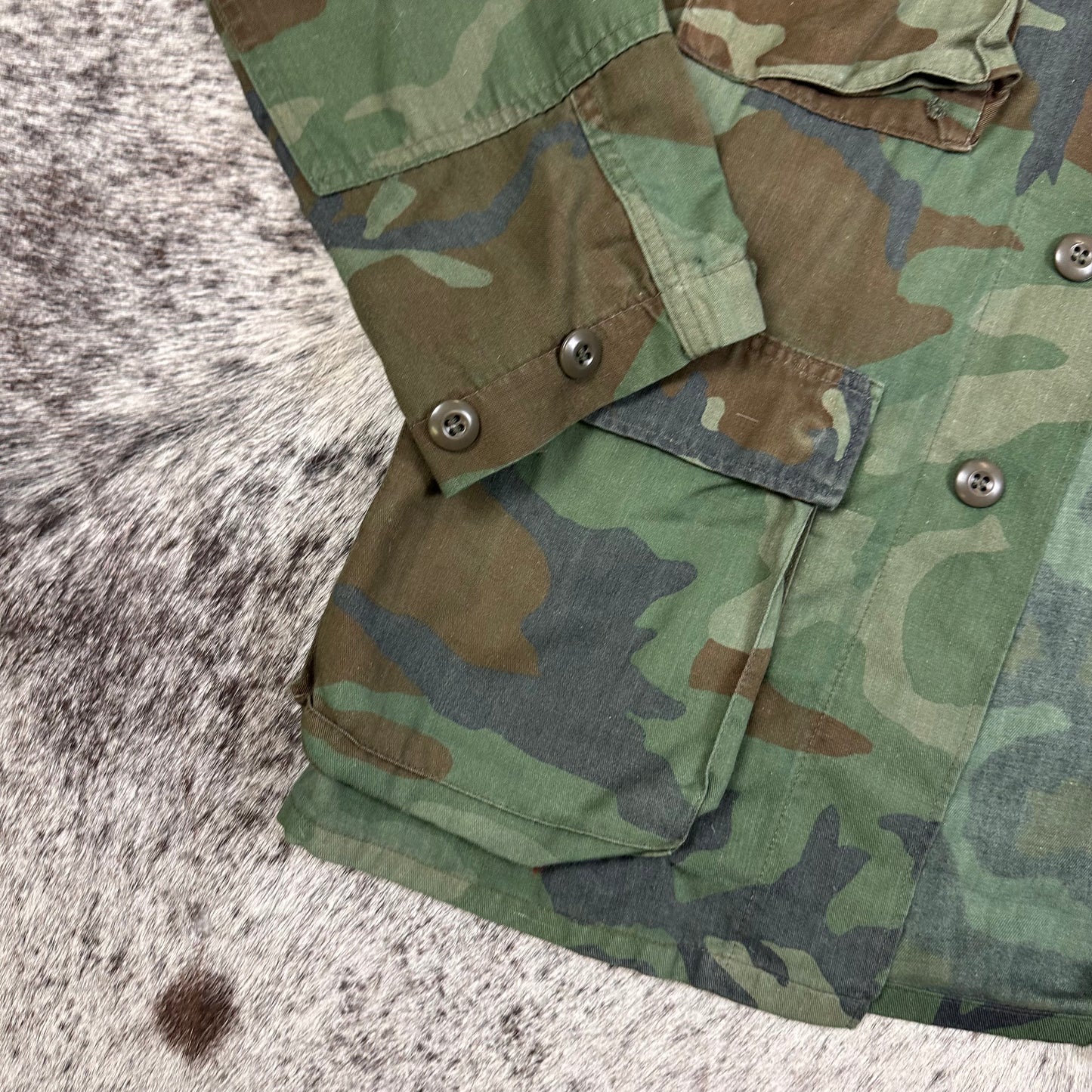 First pattern m81 woodland camo BDU shirt small regular