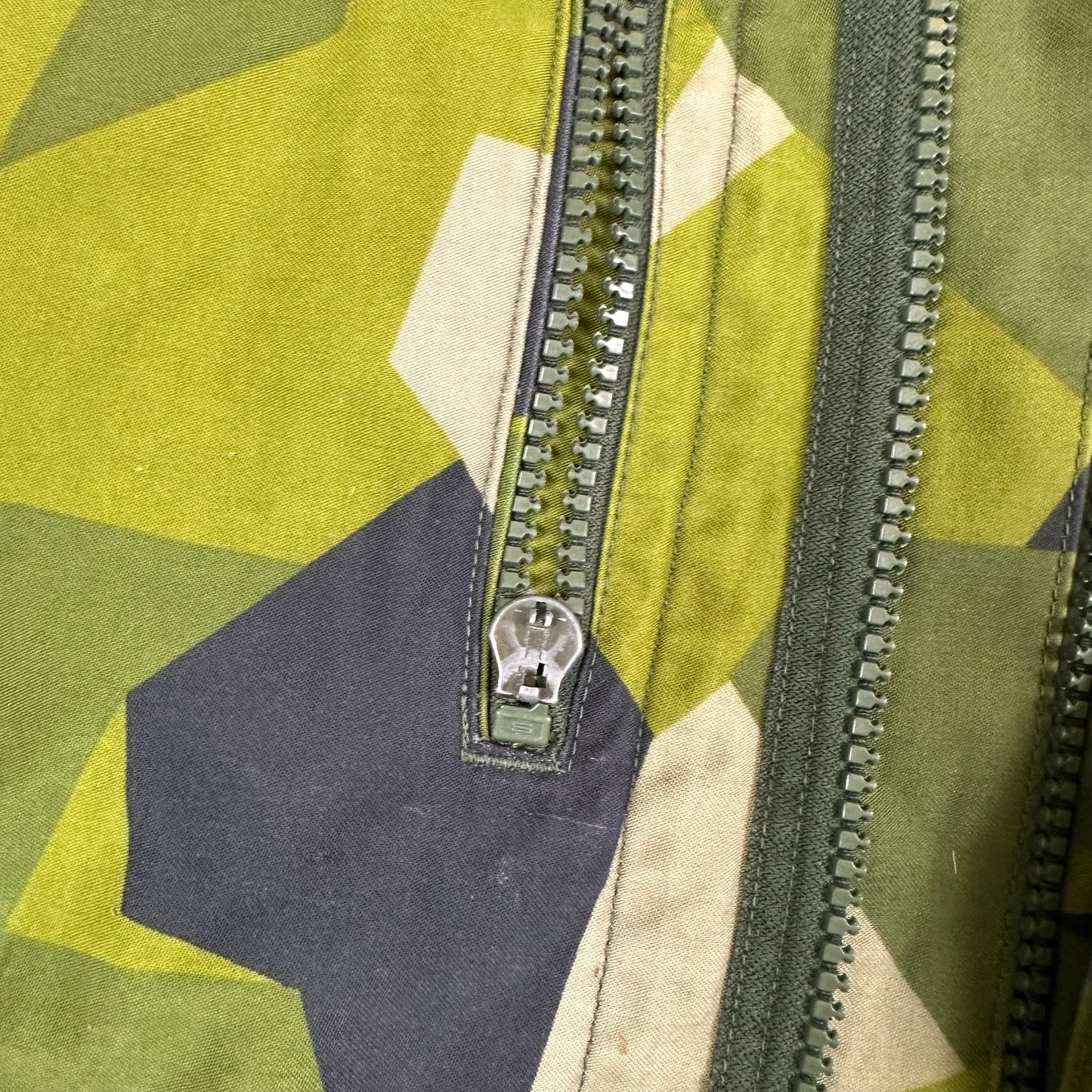 1989 Swedish splinter camo jacket 190 / 85 fits medium long