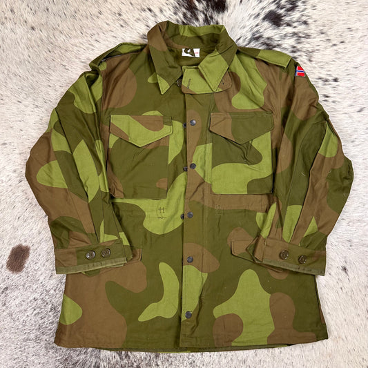 Norwegian M75 camo field jacket fits approx medium short