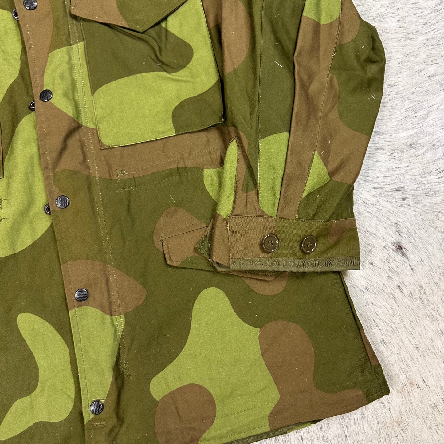 Norwegian M75 camo field jacket fits approx medium short