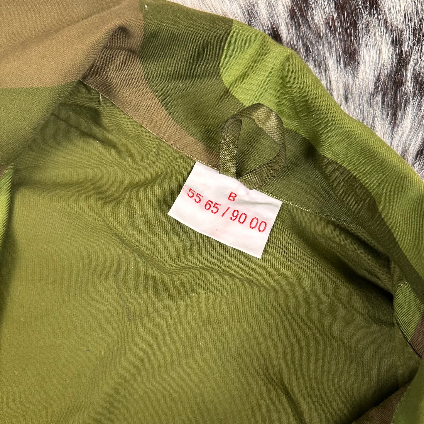 Norwegian M75 camo field jacket fits approx medium short