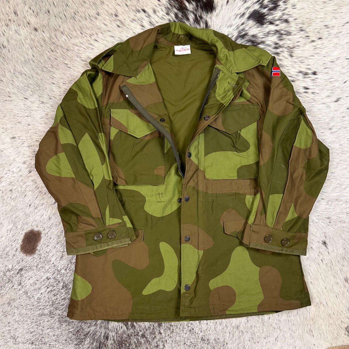 Norwegian M75 camo field jacket fits approx medium short