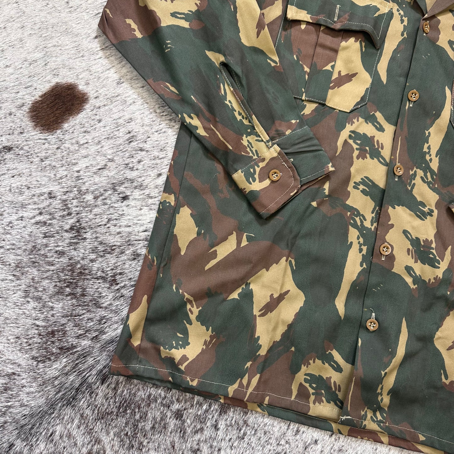 Deadstock Tanskei Lizard shirt medium