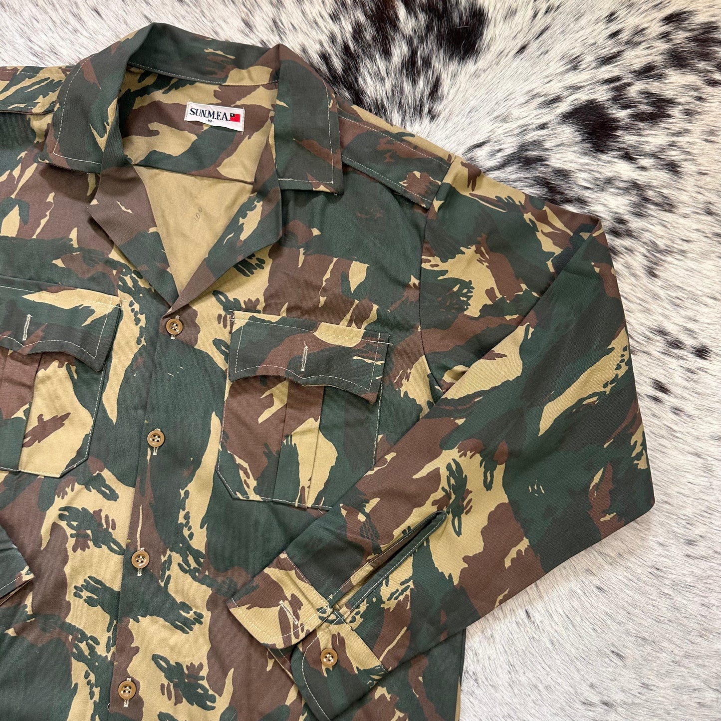 Deadstock Tanskei Lizard shirt medium