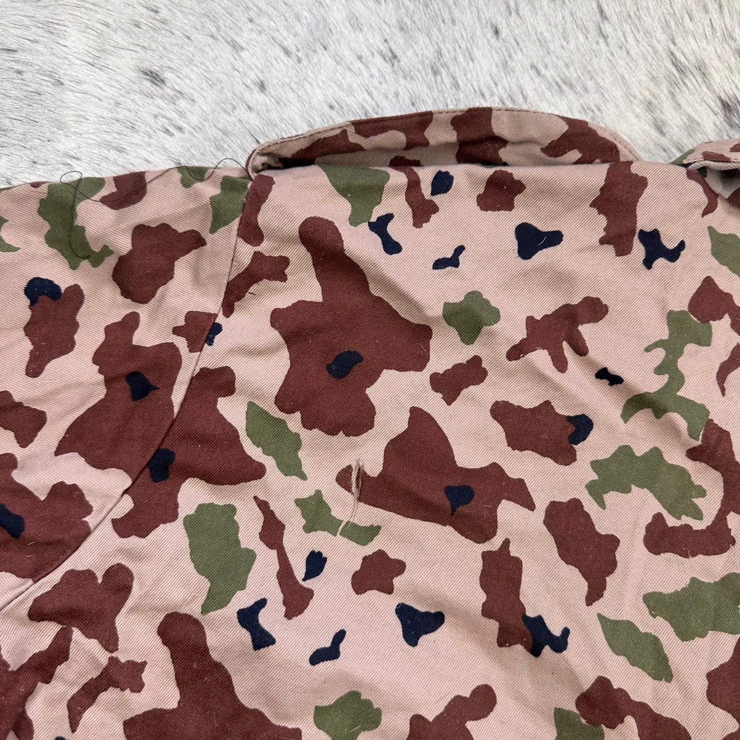 Iraqi Saddam forces desert blotch camouflage circa early 2000s shirt pants set