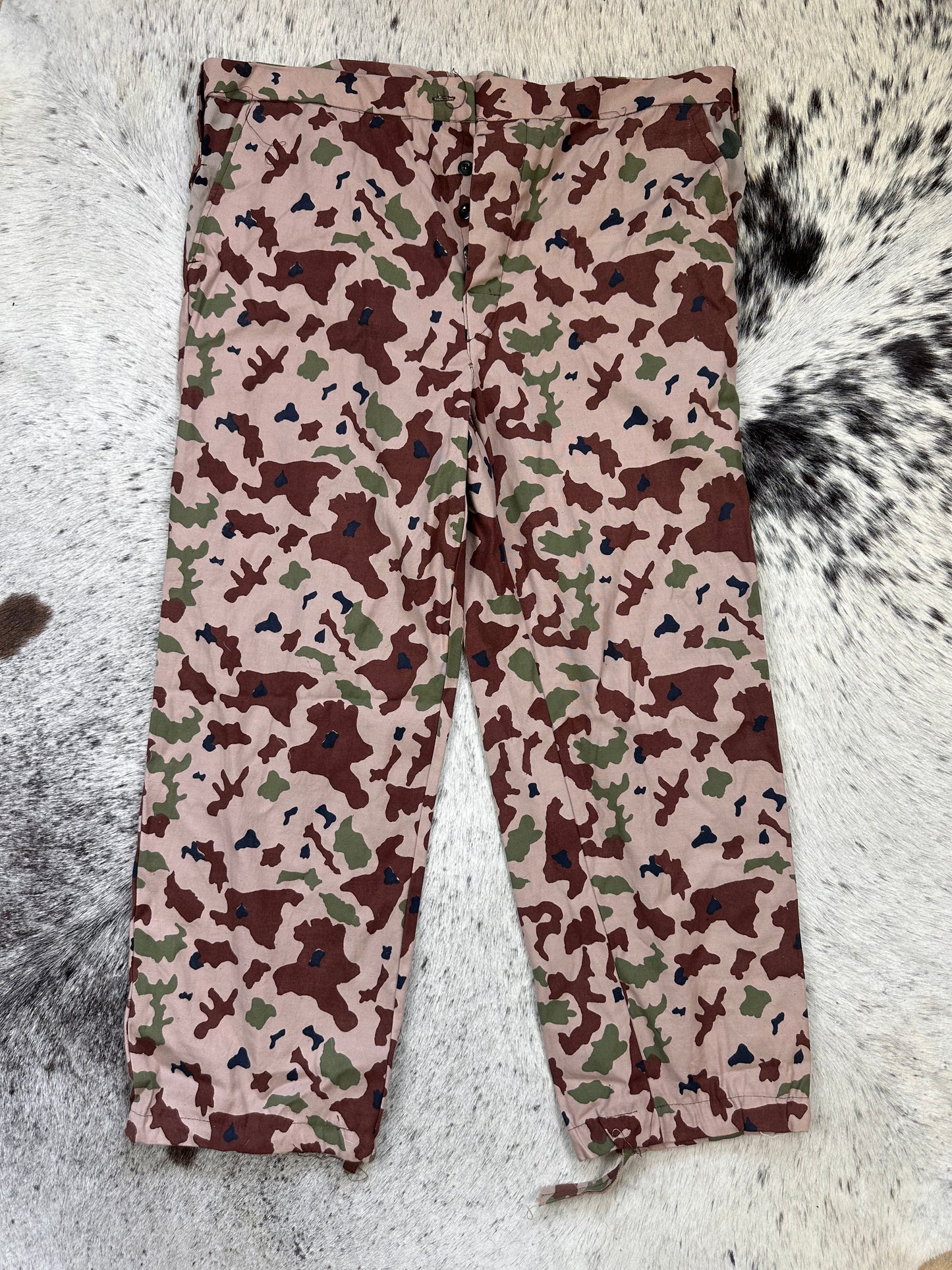 Iraqi Saddam forces desert blotch camouflage circa early 2000s shirt pants set