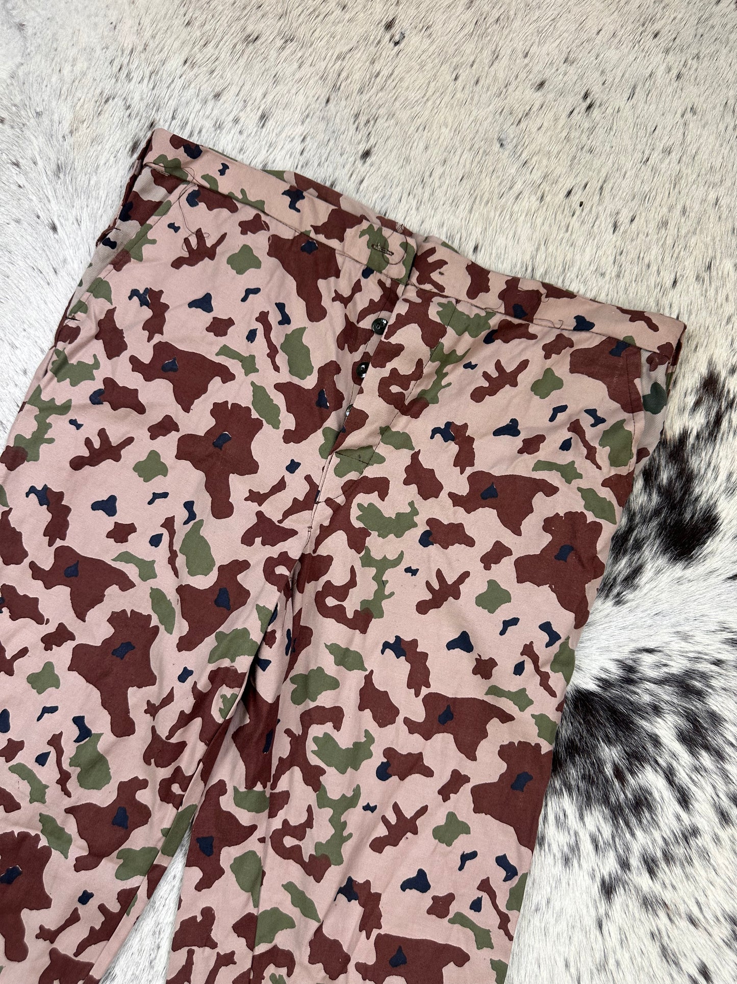 Iraqi Saddam forces desert blotch camouflage circa early 2000s shirt pants set
