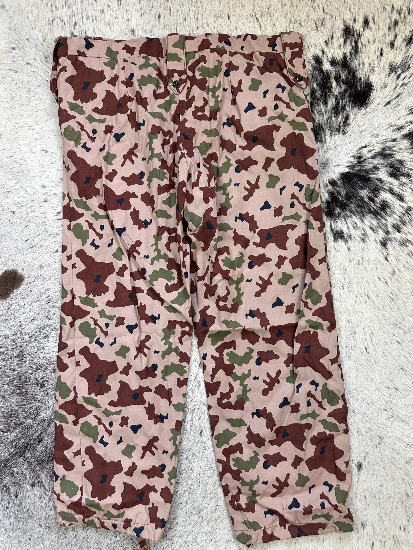 Iraqi Saddam forces desert blotch camouflage circa early 2000s shirt pants set