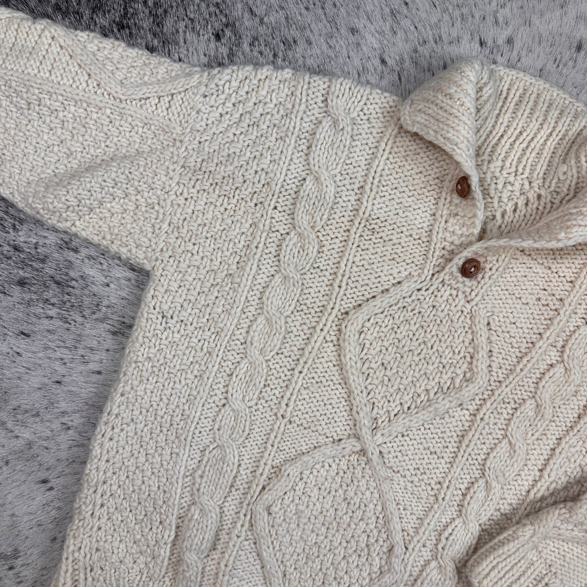 Quarter button Aran style cable knit all wool white cream sweater medium